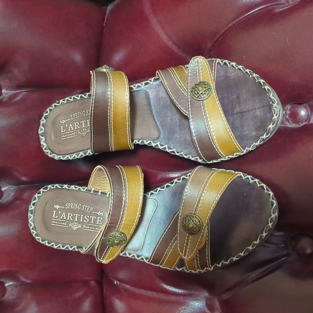 ARTISTE Spring Step Exotic, Leather Brown/Tan Sandals. Size-39 Wood heel.